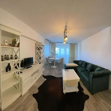 Glow - Downtown Charm Apartment